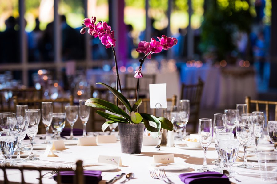 A Modern & Elegant Purple California Wedding via TheELD.com