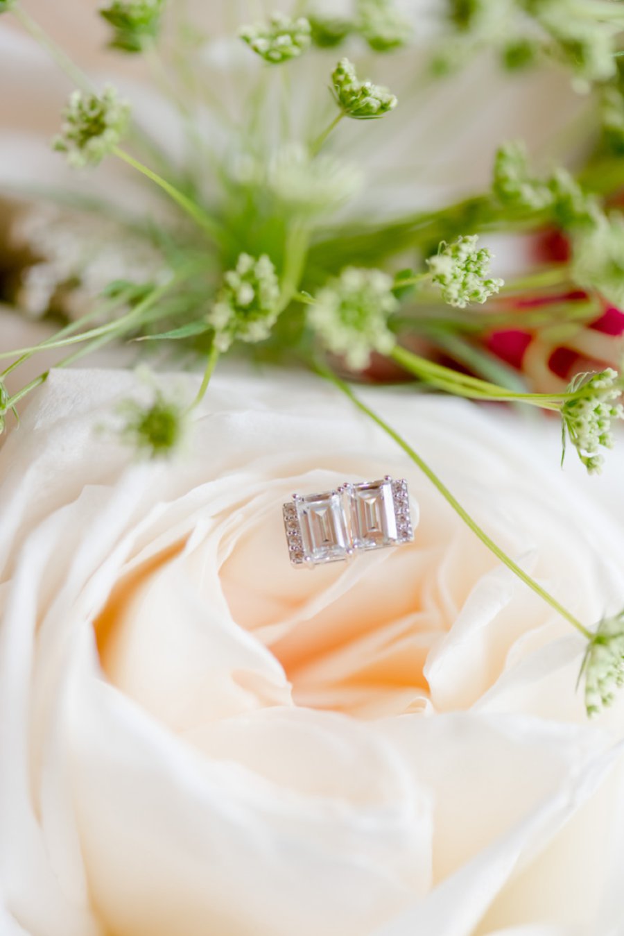 A Summer Red & Blue Rustic Boho Hudson Valley Wedding via TheELD.com