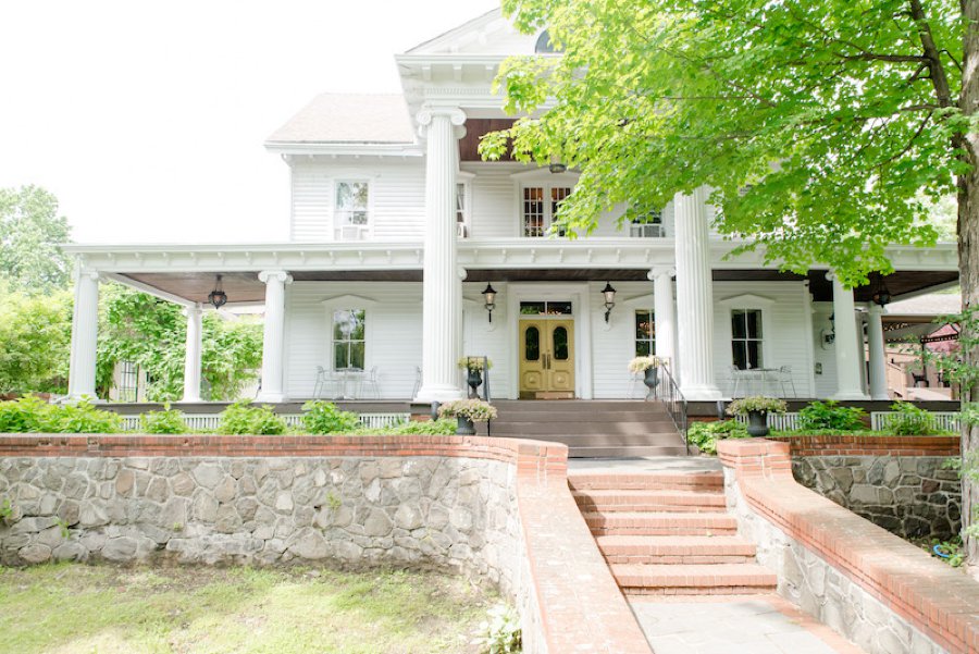 A Summer Red & Blue Rustic Boho Hudson Valley Wedding via TheELD.com