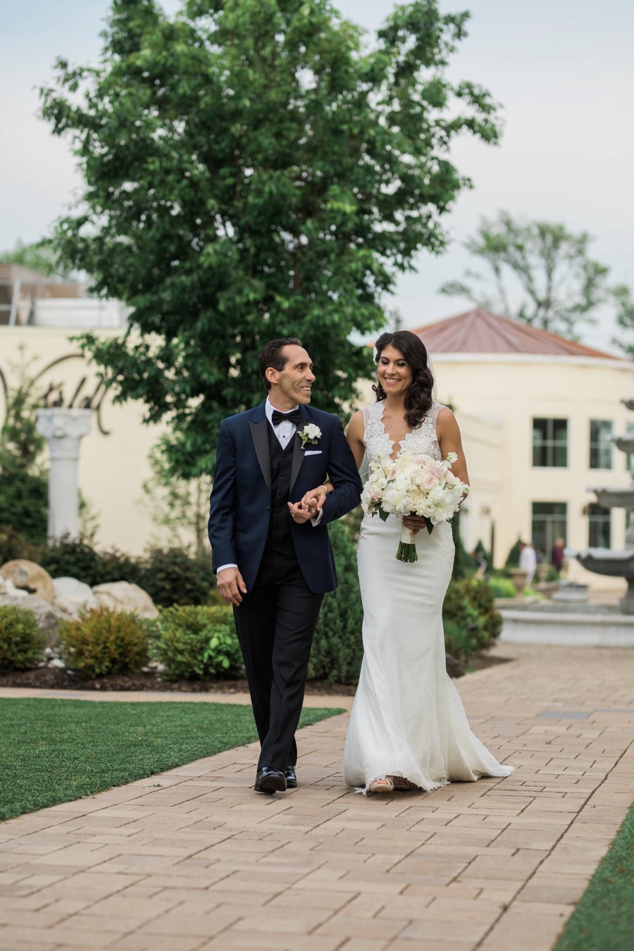 A Modern Elegant Blush & Gray Delaware Wedding via TheELD.com