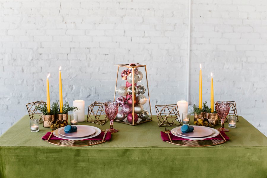 The 12 Days of Christmas Tabletops: 6 Geese a Laying via TheELD.com