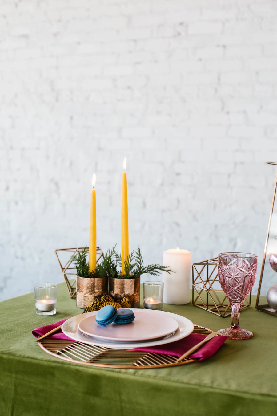 The 12 Days of Christmas Tabletops: 6 Geese a Laying via TheELD.com