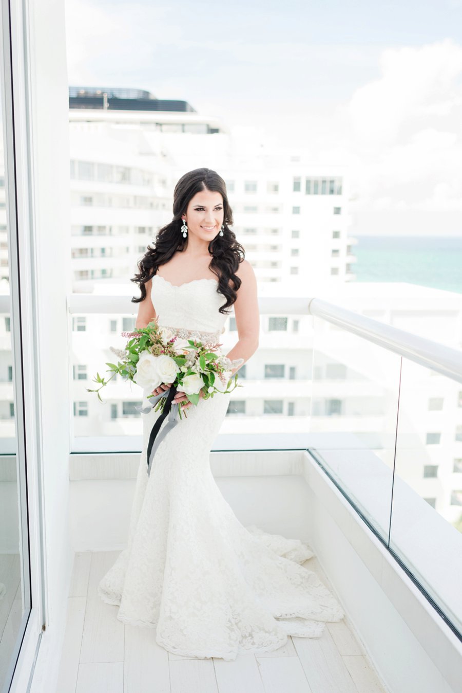 A Glamorous Black, White, & Gold Miami Wedding via TheELD.com