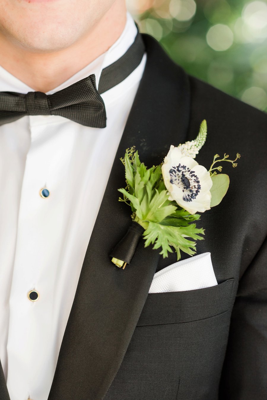 A Glamorous Black, White, & Gold Miami Wedding via TheELD.com