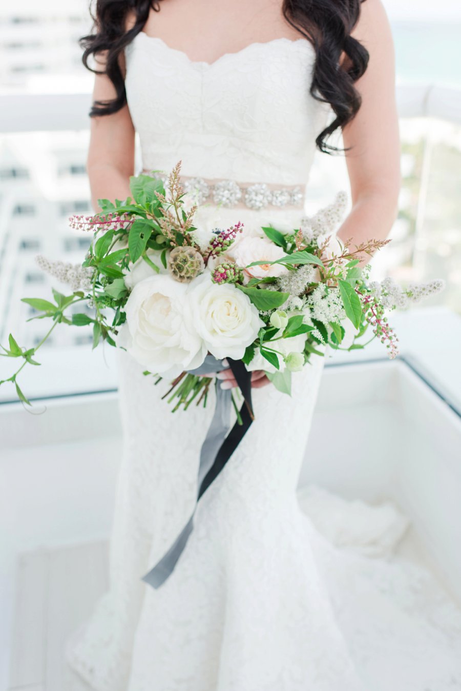 A Glamorous Black, White, & Gold Miami Wedding via TheELD.com