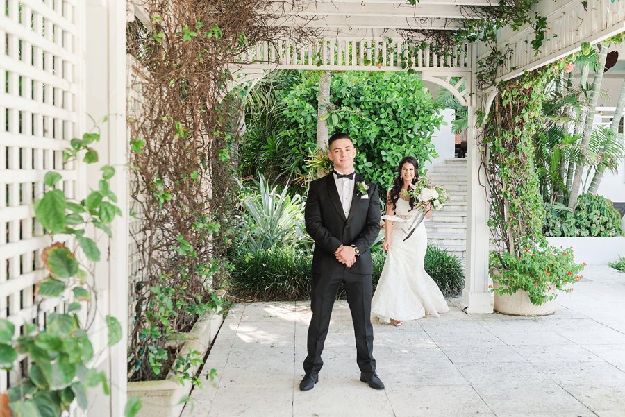 A Glamorous Black, White, & Gold Miami Wedding via TheELD.com