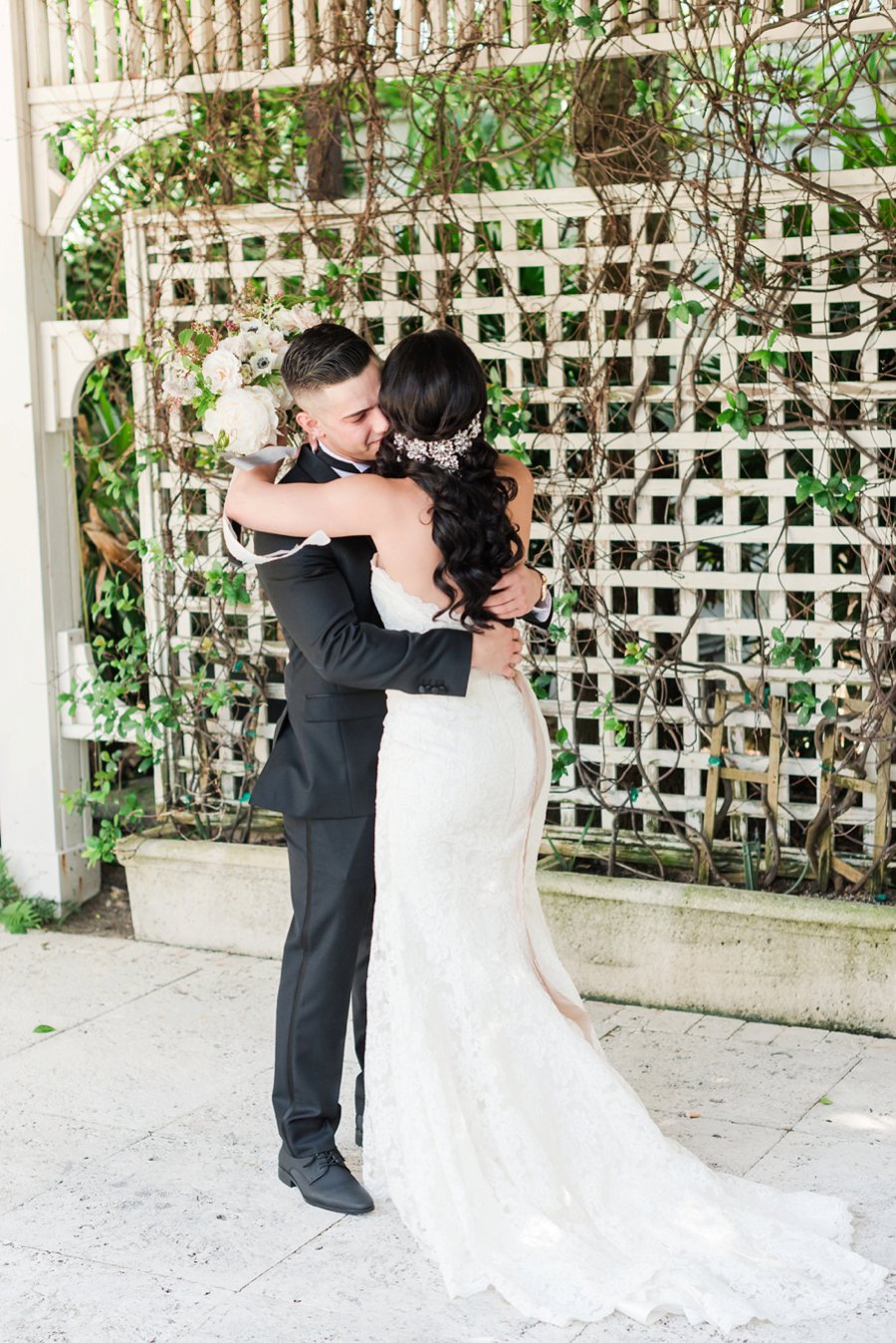 A Glamorous Black, White, & Gold Miami Wedding via TheELD.com