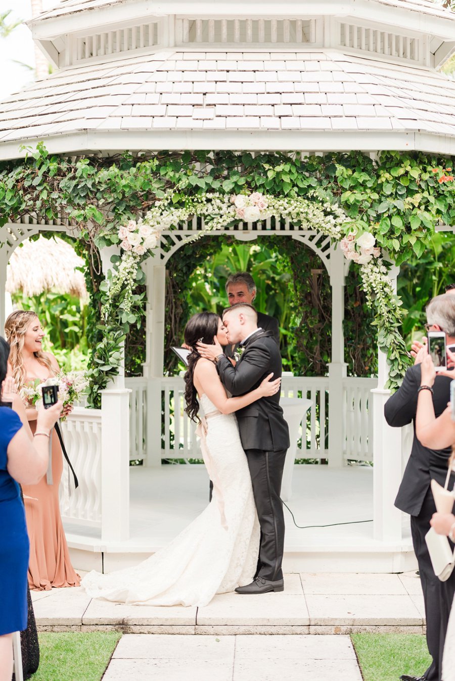 A Glamorous Black, White, & Gold Miami Wedding via TheELD.com