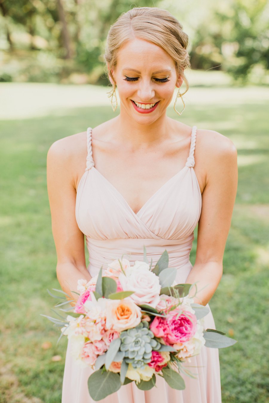 A Classic Pink & White Dallas Wedding via TheELD.com