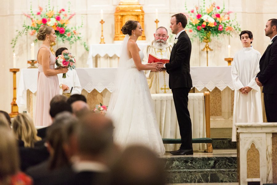 A Classic Pink & White Dallas Wedding via TheELD.com