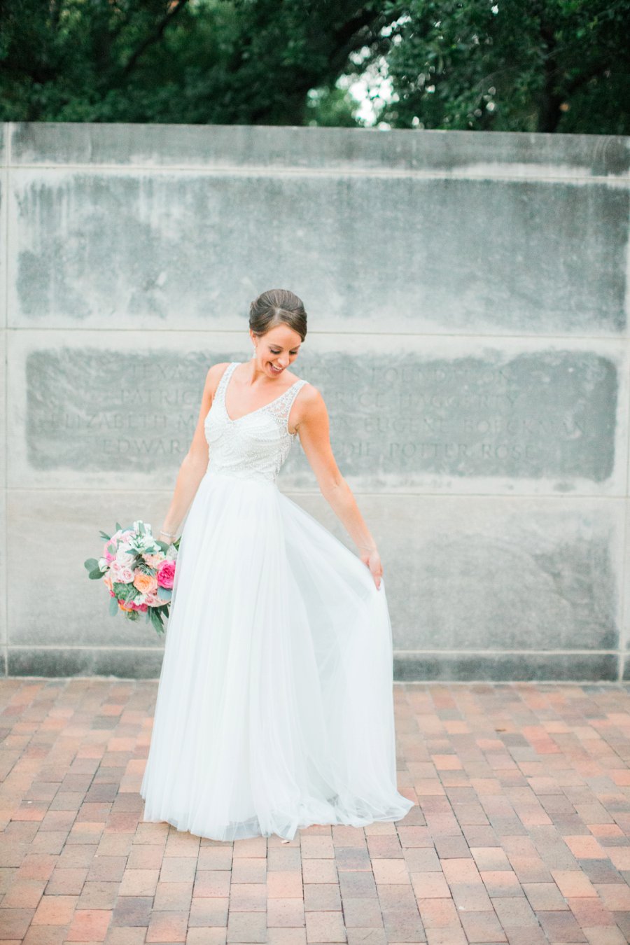 A Classic Pink & White Dallas Wedding via TheELD.com