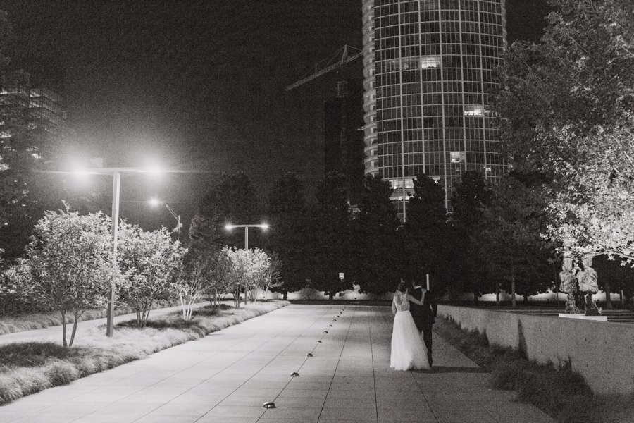 A Classic Pink & White Dallas Wedding via TheELD.com