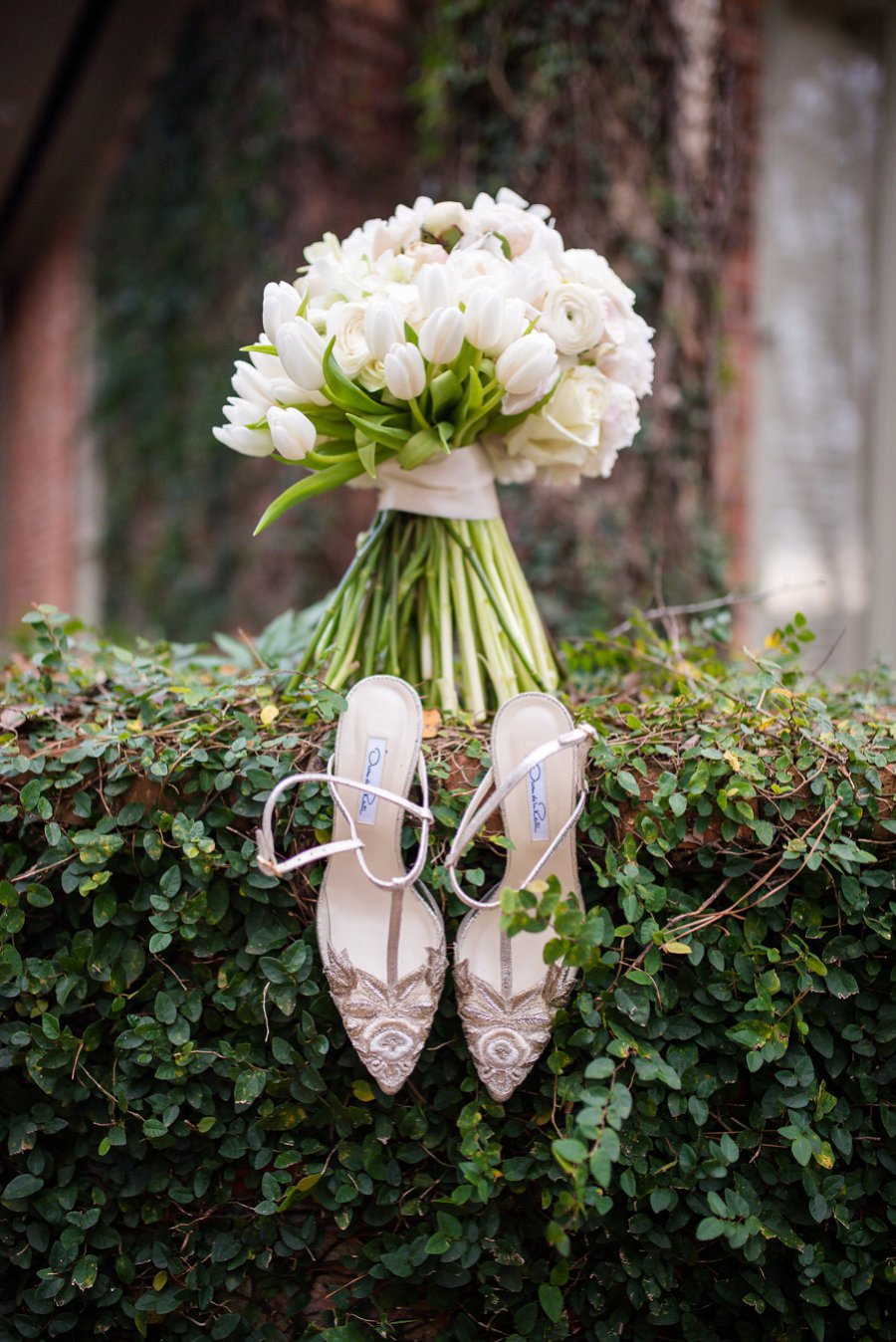 An Elegant Green & White Georgia Wedding via TheELD.com