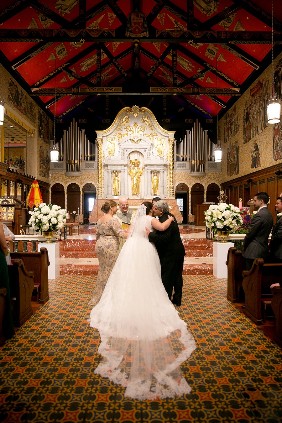 A Green & White Elegant Wedding In Saint Augustine via TheELD.com