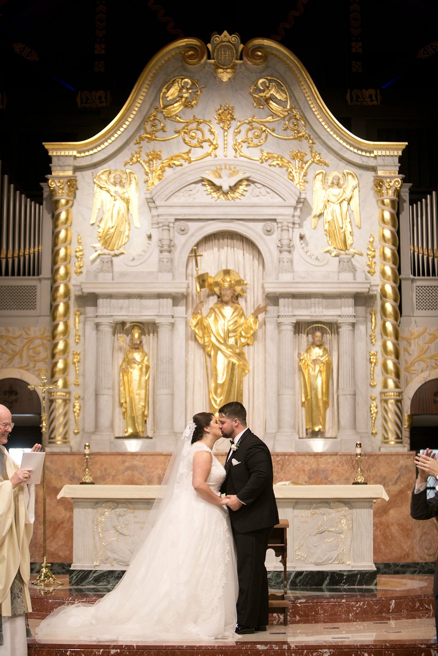 A Green & White Elegant Wedding In Saint Augustine via TheELD.com