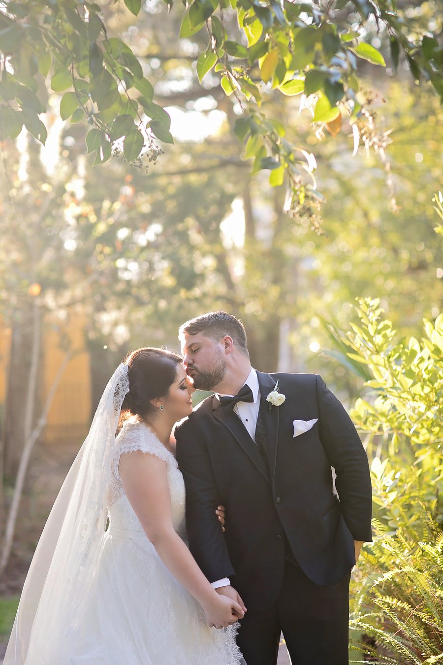 A Green & White Elegant Wedding In Saint Augustine via TheELD.com