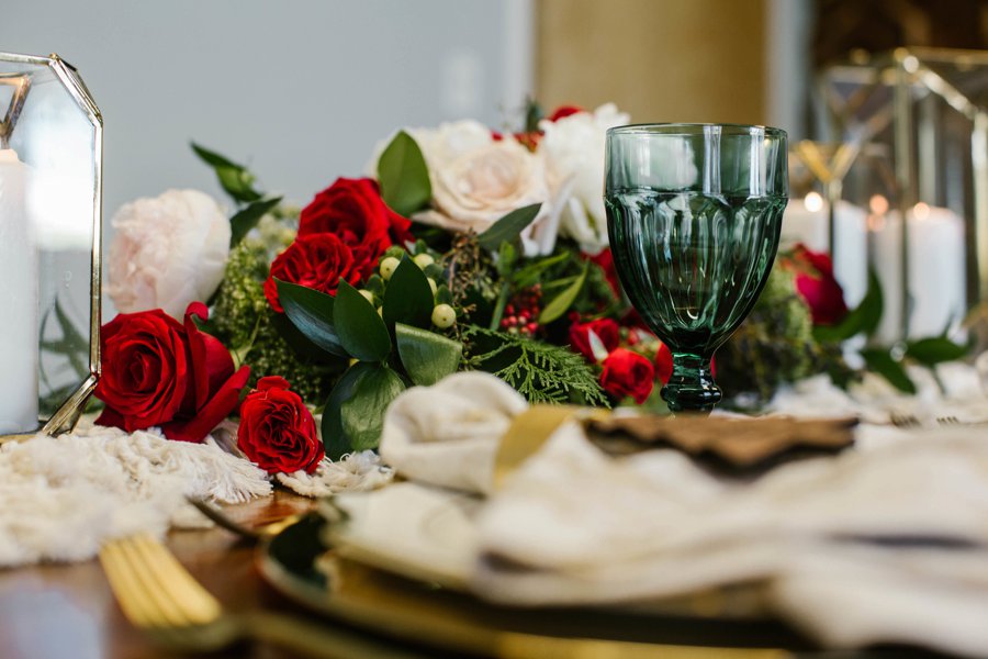 12 Days of Christmas Tabletops: 5 Golden Rings via TheELD.com