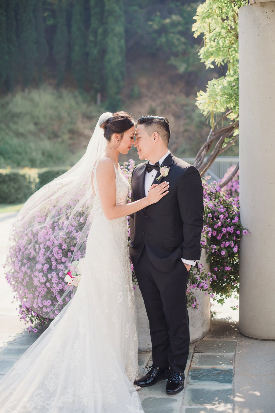 A Timeless Bright Pink, White, & Gold Los Angeles Wedding via TheELD.com