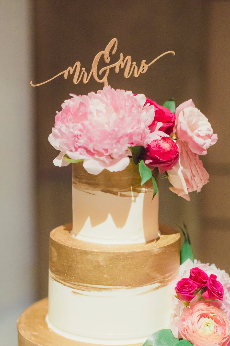 A Timeless Bright Pink, White, & Gold Los Angeles Wedding via TheELD.com