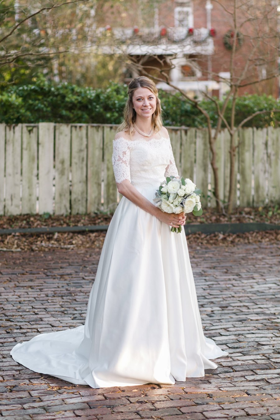 A Gray, Green, & Red Wintery North Carolina Wedding via TheELD.com