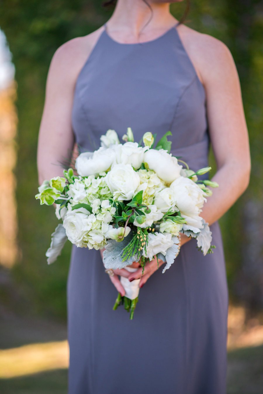 An Elegant White & Green Georgia Winter Wedding Day via TheELD.com