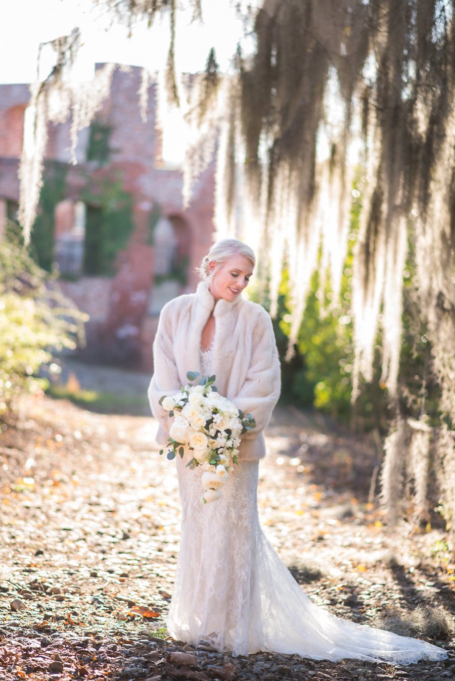 An Elegant White & Green Georgia Winter Wedding Day via TheELD.com