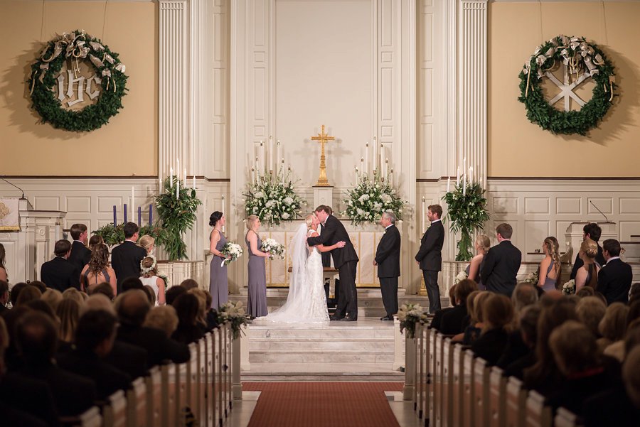 An Elegant White & Green Georgia Winter Wedding Day via TheELD.com