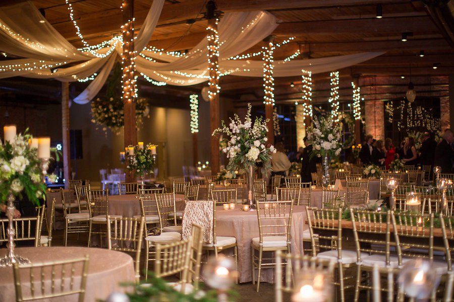 An Elegant White & Green Georgia Winter Wedding Day via TheELD.com