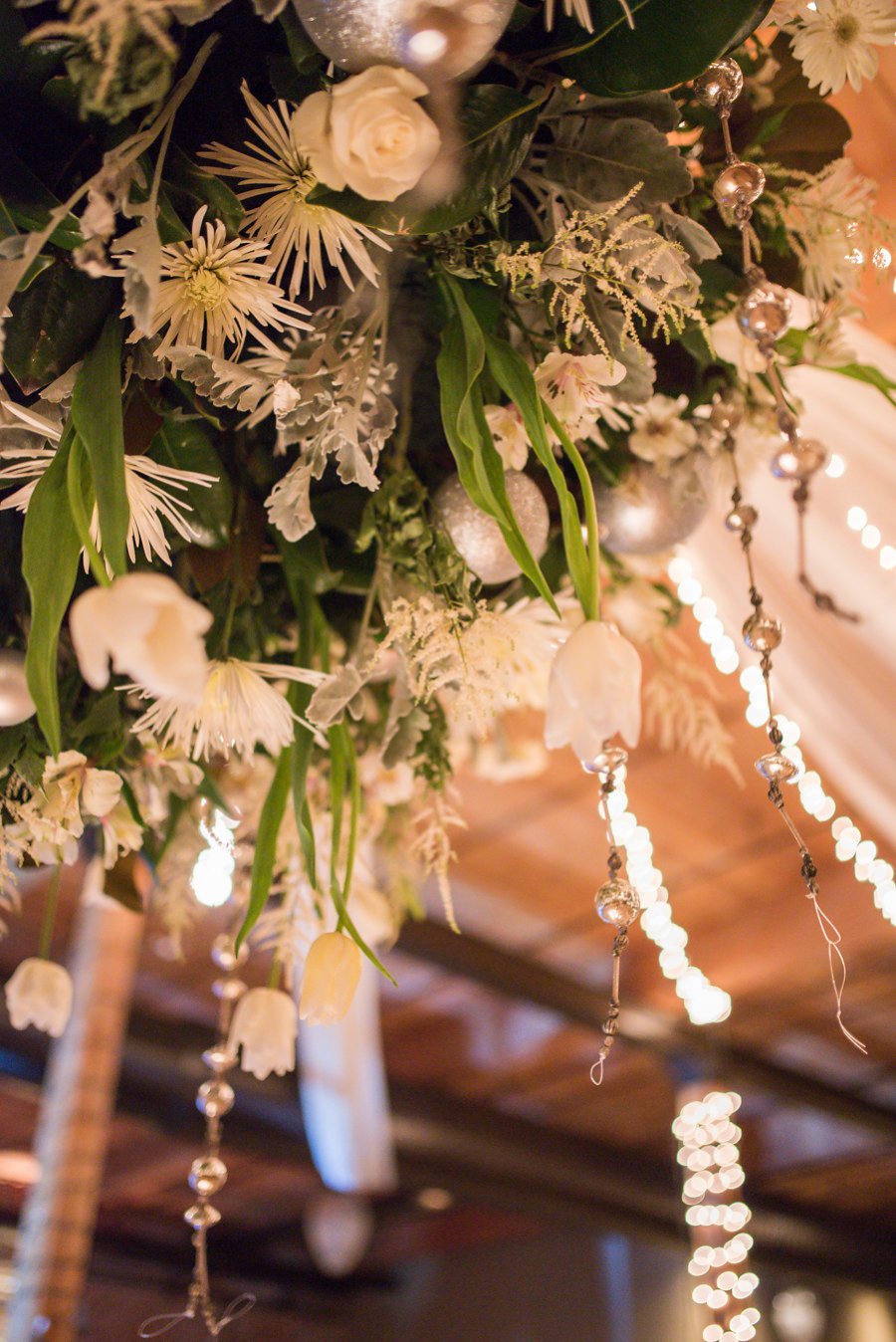 An Elegant White & Green Georgia Winter Wedding Day via TheELD.com