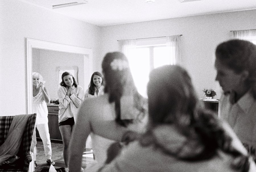 An Elegant Coral & Red Virginia Vineyard Wedding via TheELD.com