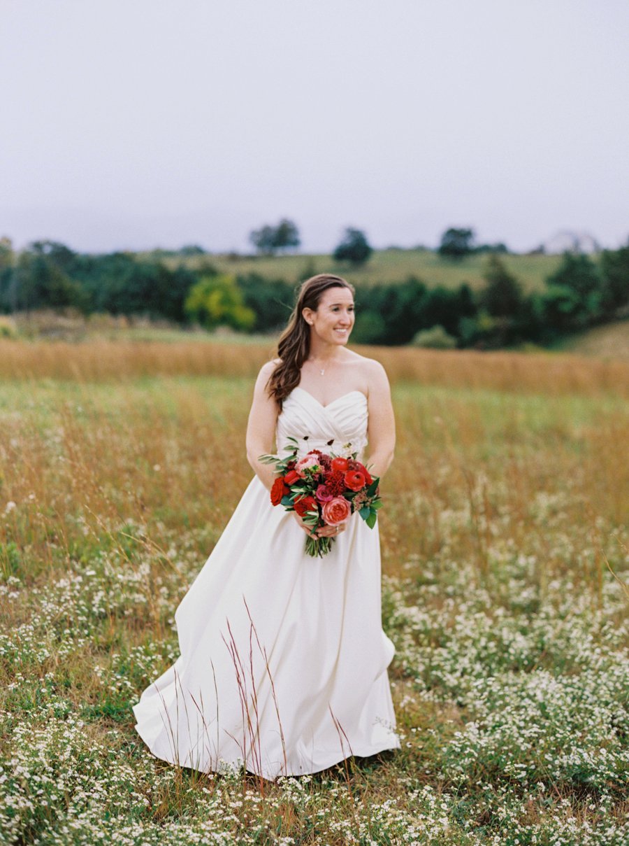 An Elegant Coral & Red Virginia Vineyard Wedding via TheELD.com