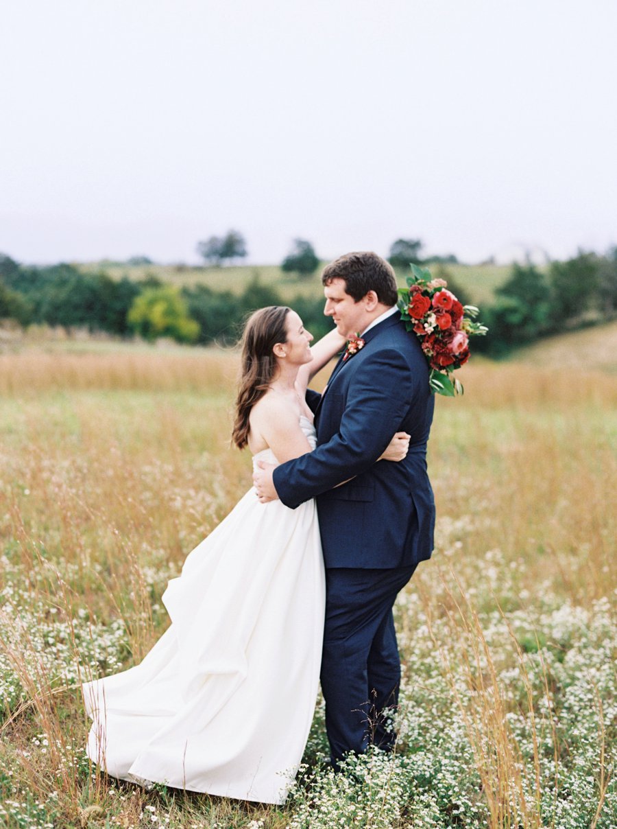 An Elegant Coral & Red Virginia Vineyard Wedding via TheELD.com