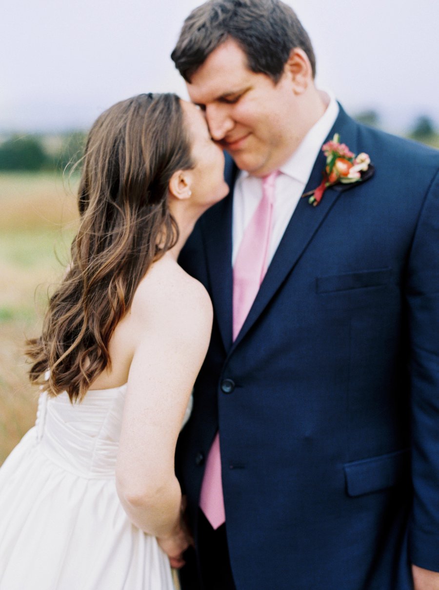 An Elegant Coral & Red Virginia Vineyard Wedding via TheELD.com