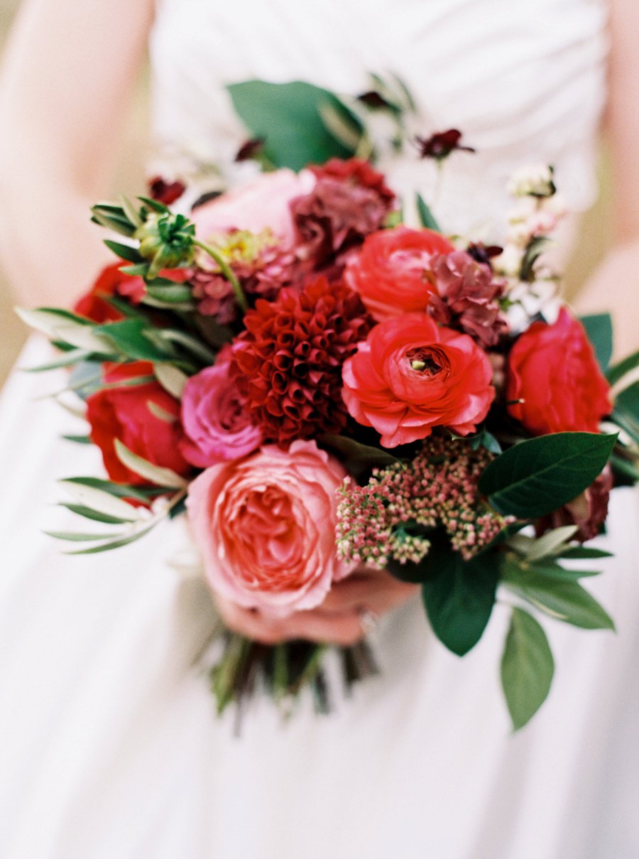 An Elegant Coral & Red Virginia Vineyard Wedding via TheELD.com