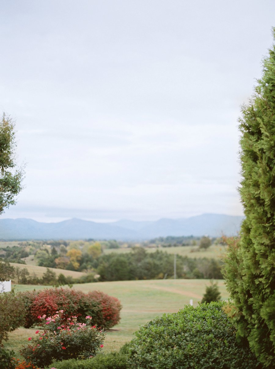 An Elegant Coral & Red Virginia Vineyard Wedding via TheELD.com