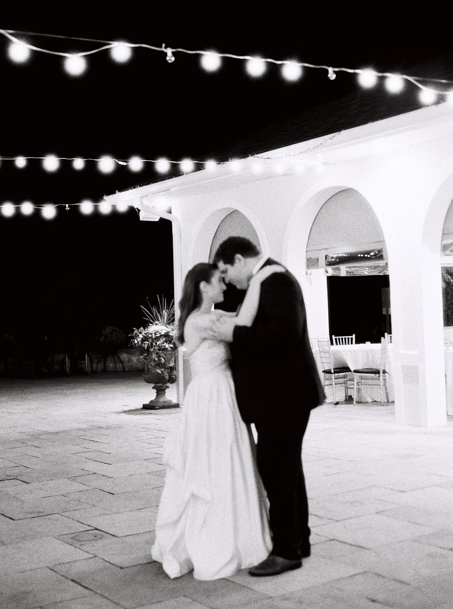 An Elegant Coral & Red Virginia Vineyard Wedding via TheELD.com