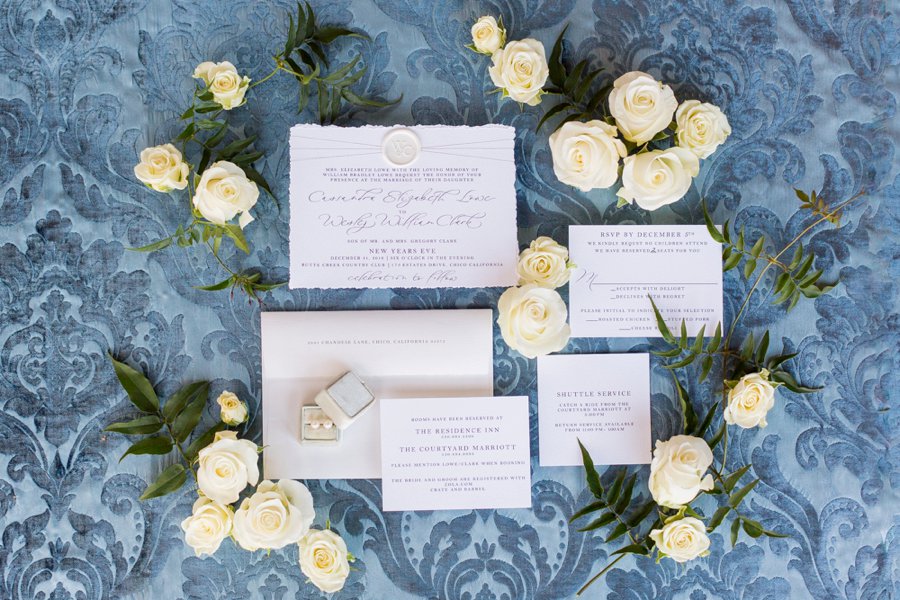 An Elegant Navy & White New Years Eve Wedding via TheELD.com