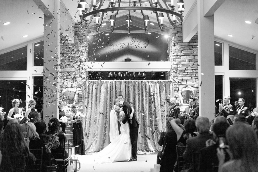 An Elegant Navy & White New Years Eve Wedding via TheELD.com