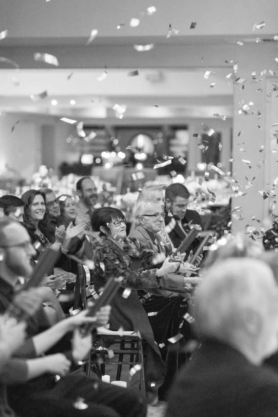 An Elegant Navy & White New Years Eve Wedding via TheELD.com