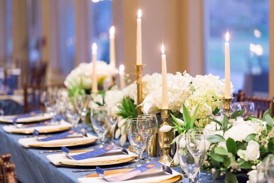 An Elegant Navy & White New Years Eve Wedding via TheELD.com