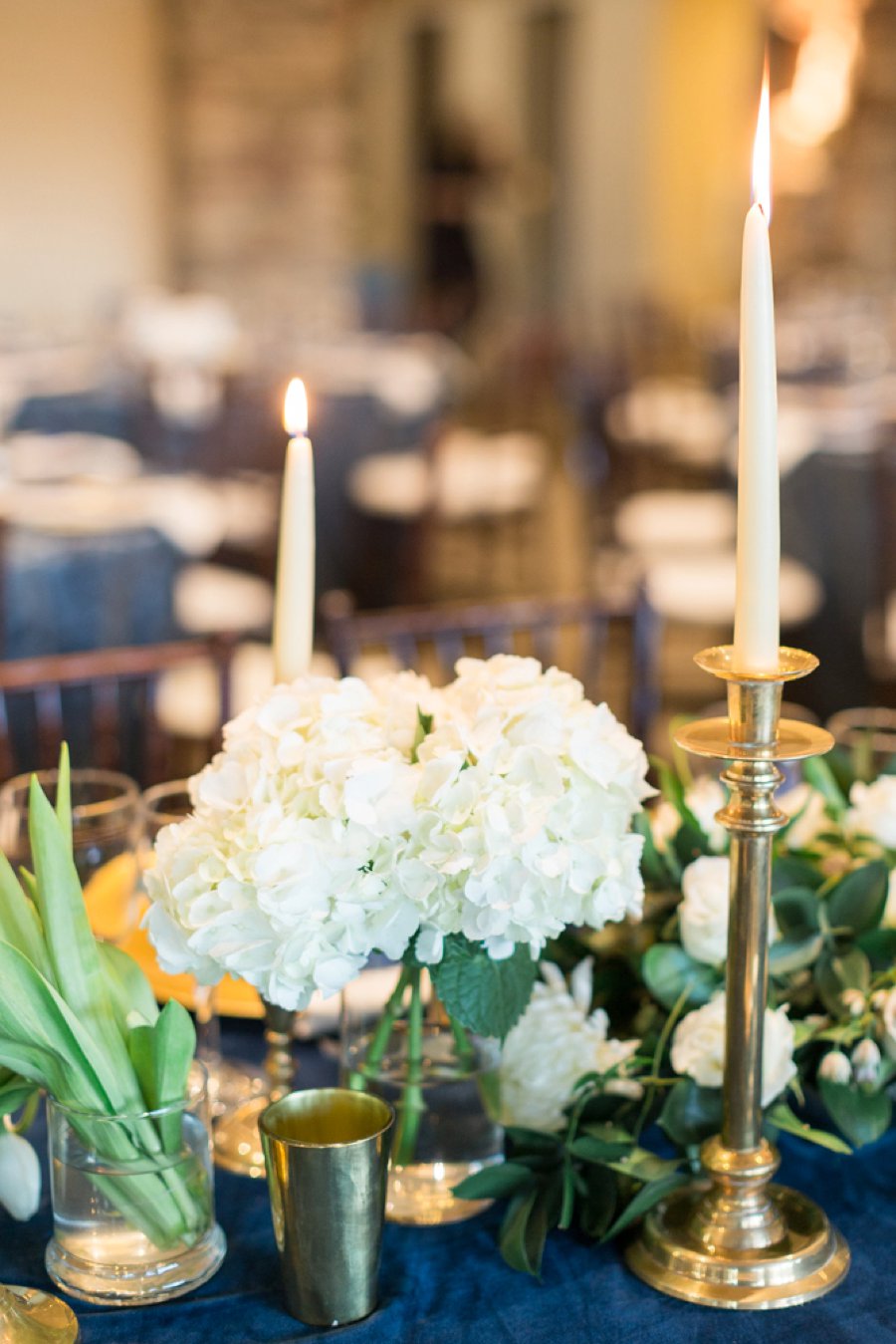 An Elegant Navy & White New Years Eve Wedding via TheELD.com