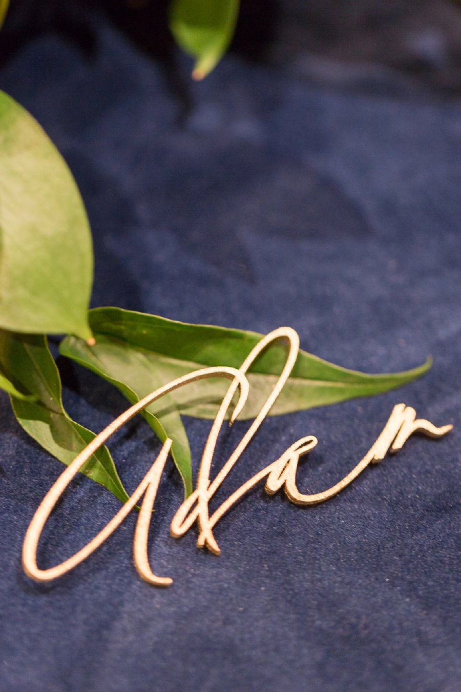 An Elegant Navy & White New Years Eve Wedding via TheELD.com