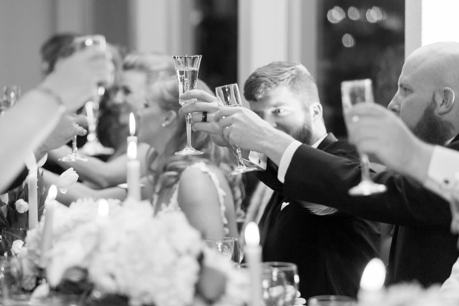 An Elegant Navy & White New Years Eve Wedding via TheELD.com