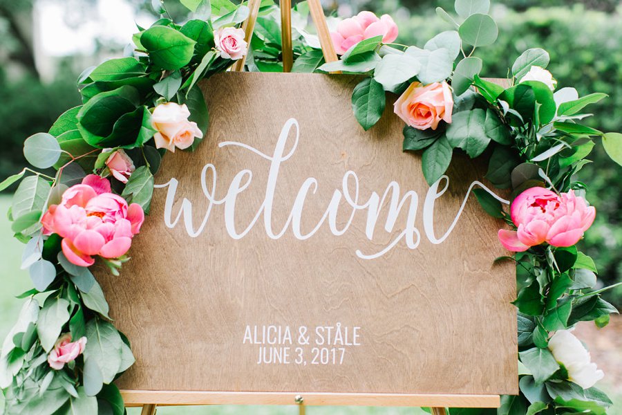 Romantic Pink, Coral & Gold Florida Wedding via TheELD.com