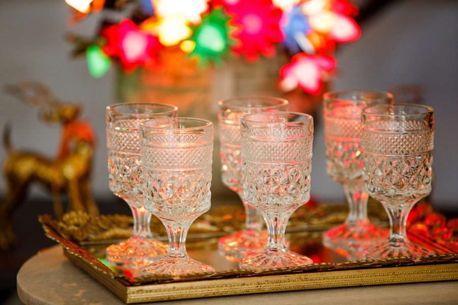 Vintage inspired Christmas Cocktail Party via TheELD.com