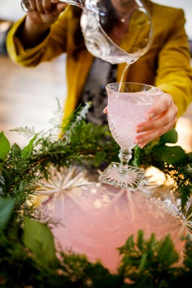 Vintage inspired Christmas Cocktail Party via TheELD.com