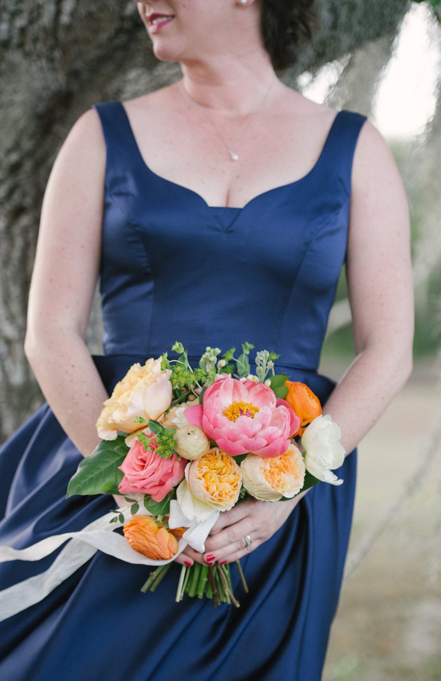 A Charming Blue & Peach Southern Wedding via TheELD.com