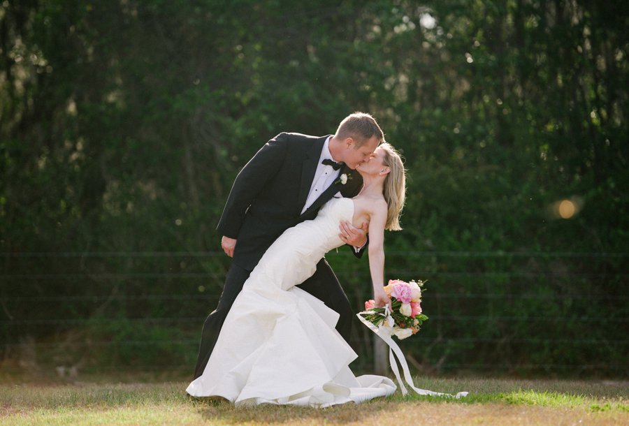 A Charming Blue & Peach Southern Wedding via TheELD.com