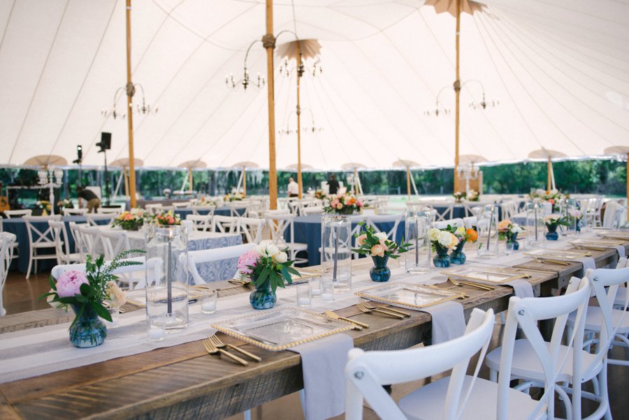 A Charming Blue & Peach Southern Wedding via TheELD.com