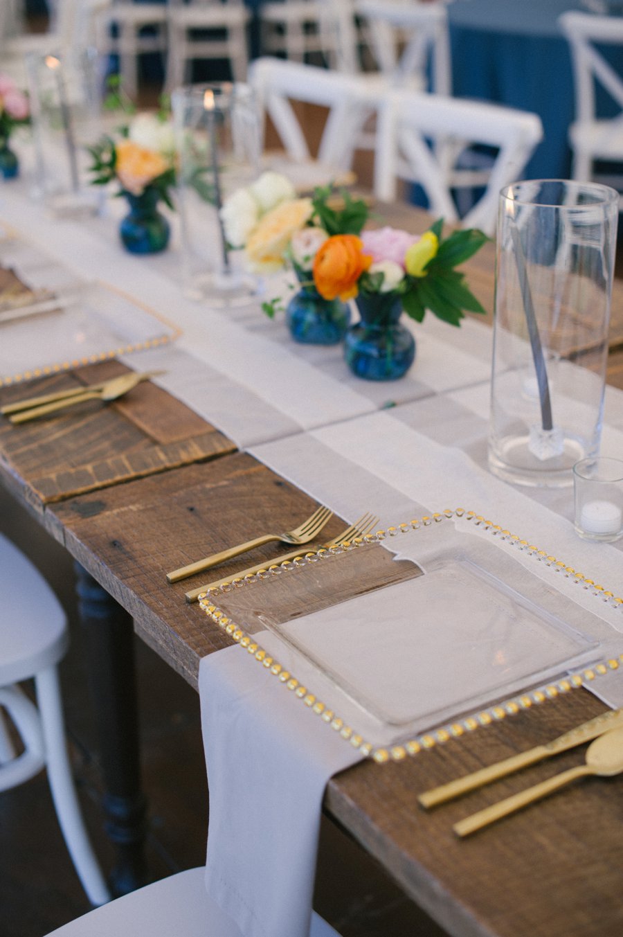 A Charming Blue & Peach Southern Wedding via TheELD.com